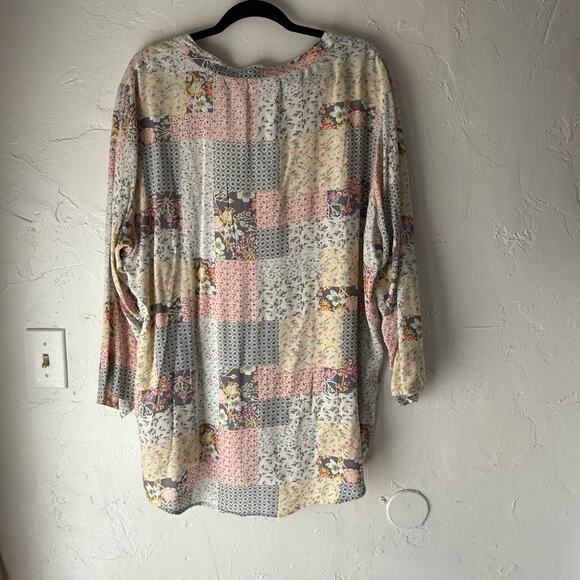 LA CERA Plus 1X Floral Cottage Pastel Patchwork Rayon 3/4 Sleeve Lightweight Top - Picture 6 of 8